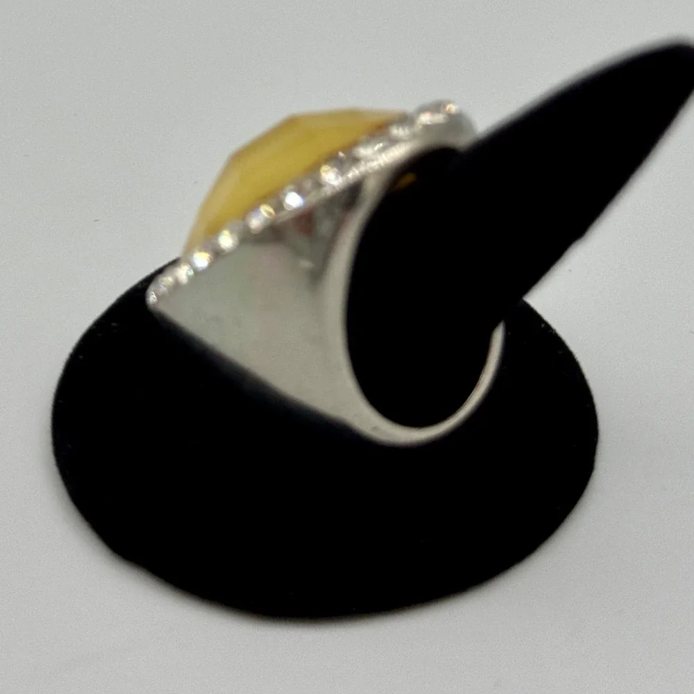 Yellow‎ Lucite Faceted Oval Rhinestone Halo Statement  Oversized Cocktail 7.5